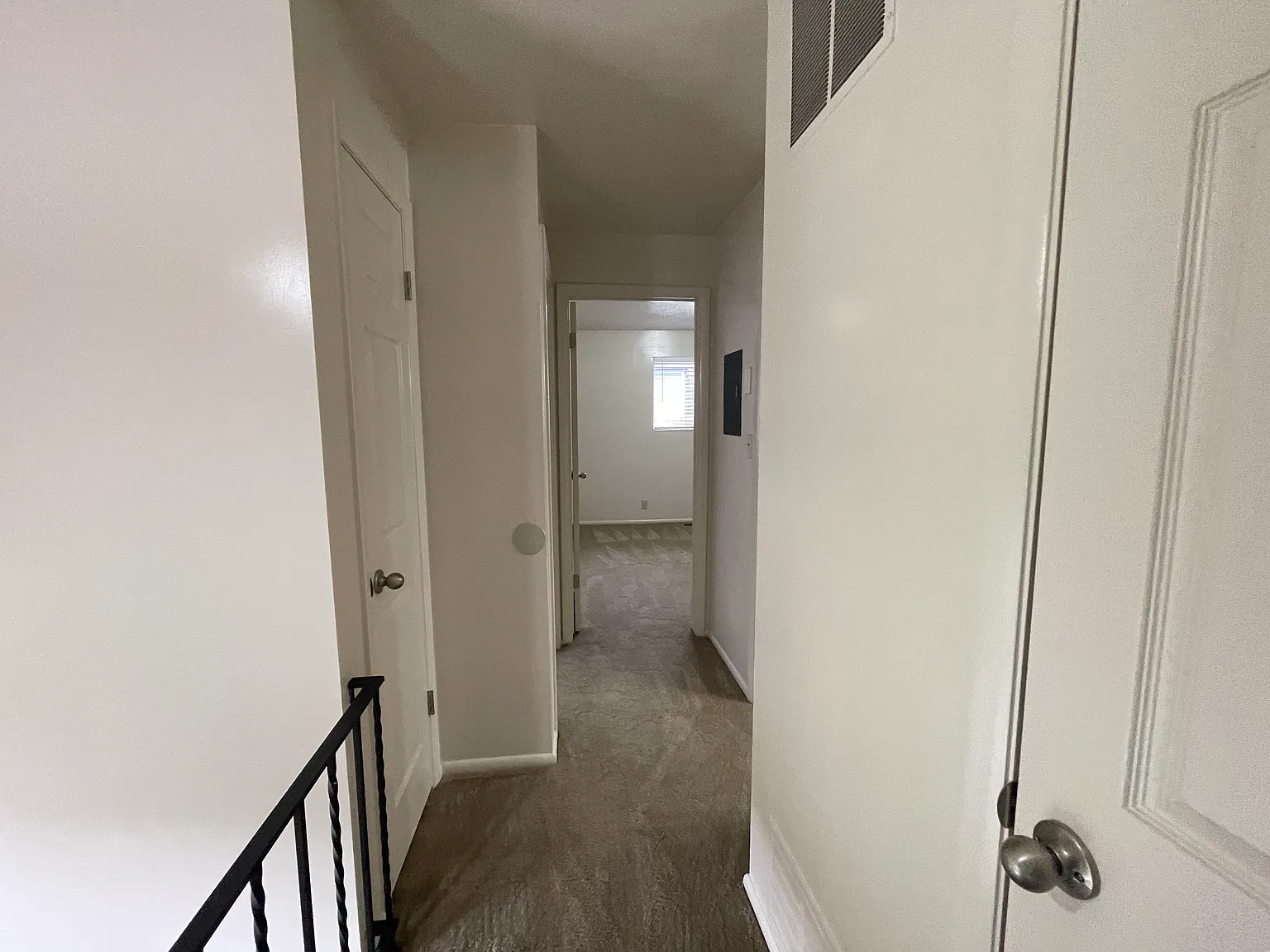 2 bed, 1.5 bath, 1150 sqft, $1,400 — Photo 2