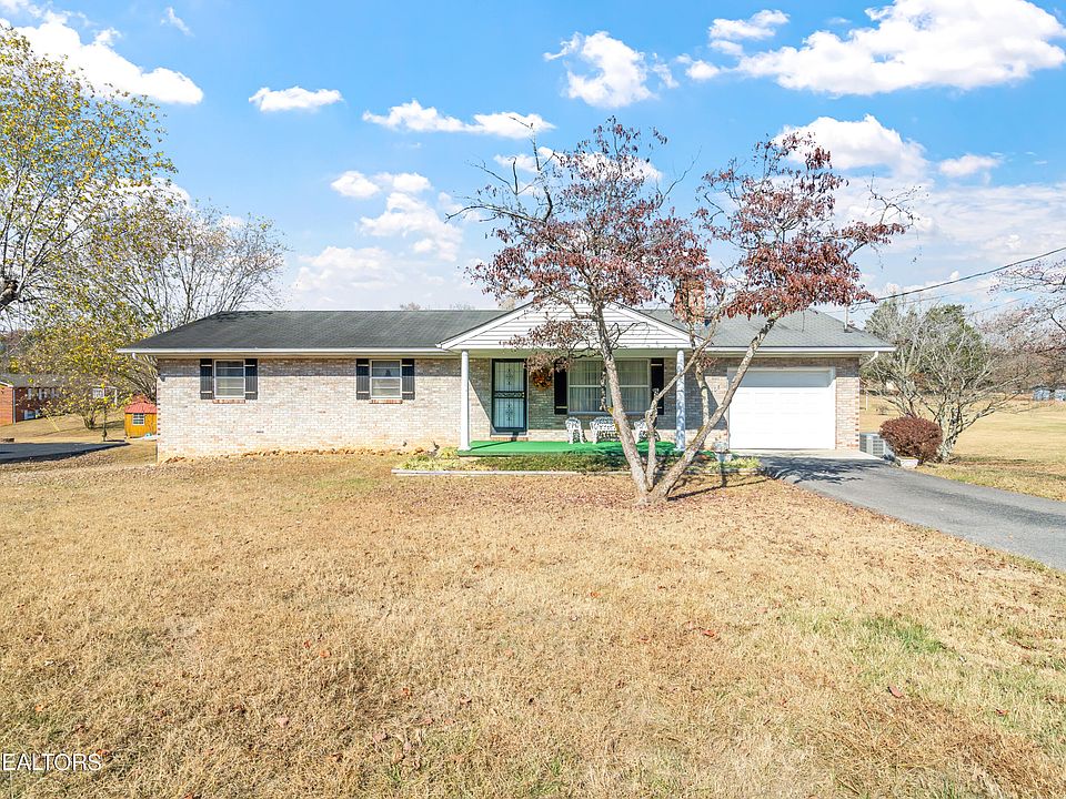 1st image of 208 Barberry Dr