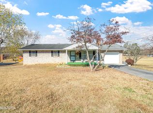 208 Barberry Dr, Knoxville, TN 37912
