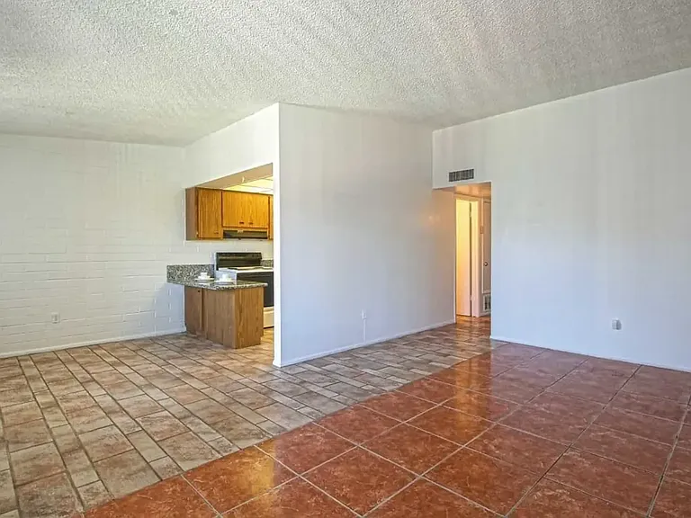 Canyon Club Apartments — Photo 6