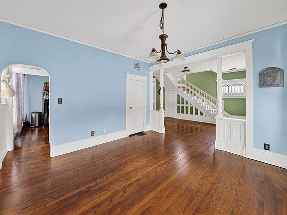 5th image of 1125 W Washington St