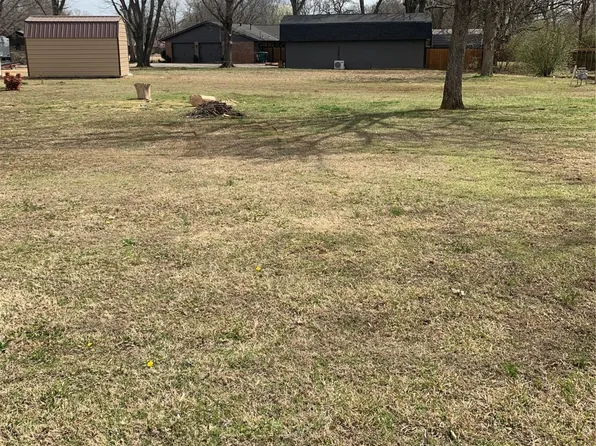 S Fryar Dr, Sallisaw, OK 74955