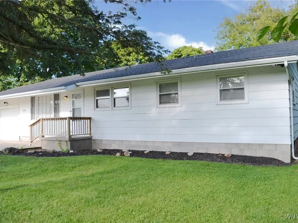 4900 Townline Rd, Lockport, NY 14094