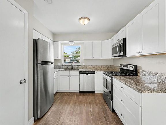 5th image of 308 VANIMAN AVENUE