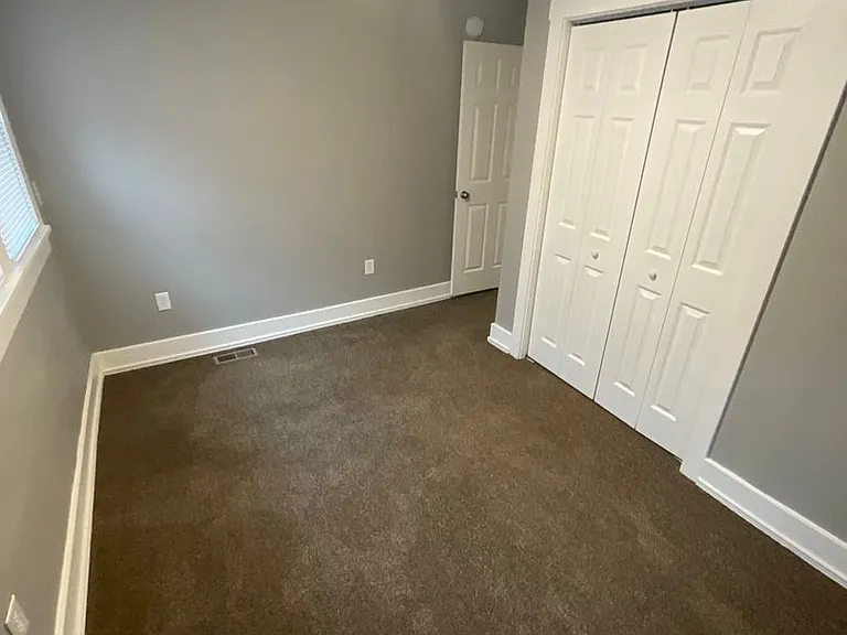 705 N Lincoln St — Photo 50