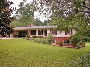 4075 Chestnut Dr, Flowery Branch, GA 30542