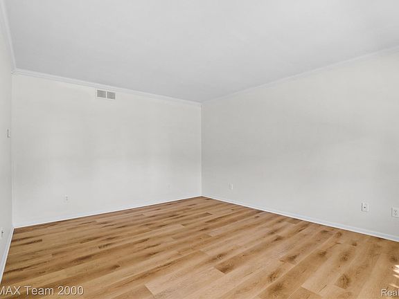 5th image of 23888 Leighwood Dr