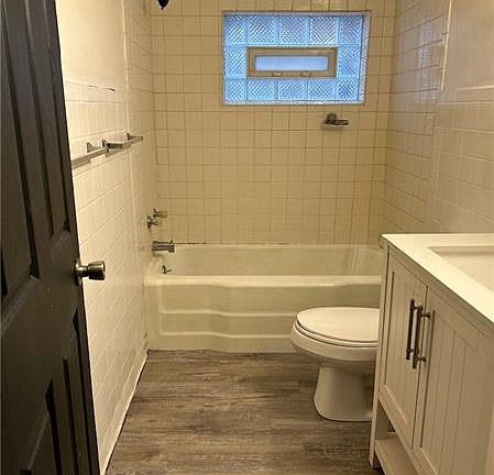 5th image of 2614 Sunset Blvd APT 5