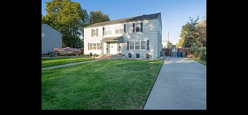 1011 McPherson Ave Photo 1