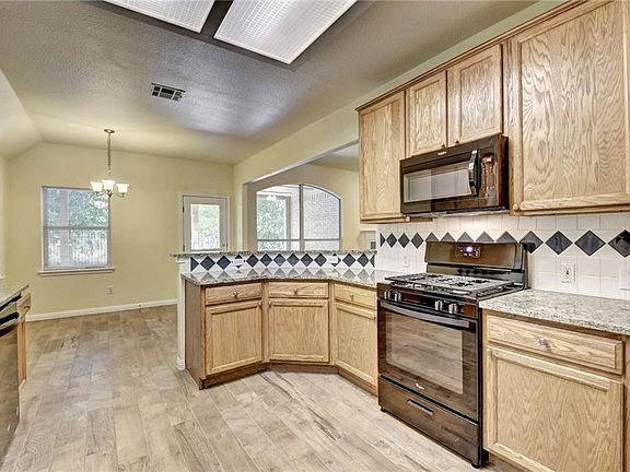 5th image of 6854 Thistle Hill Way