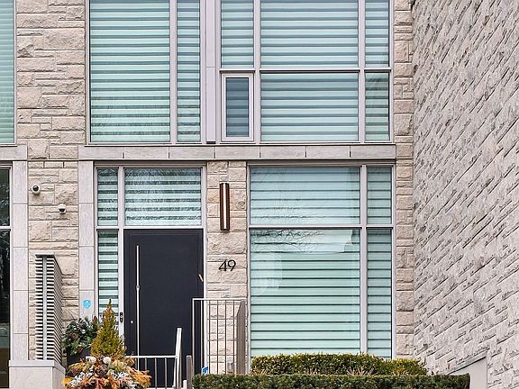 3rd image of 49 Foxbar Rd