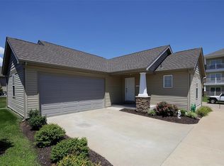 1252 Harmony Lake Dr, Saint Peters, MO 63376