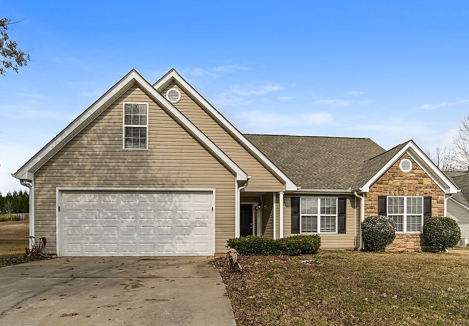1st image of 303 Vineyard Ridge Ln
