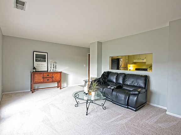 5th image of 1120 N Farnsworth Ave APT 2A