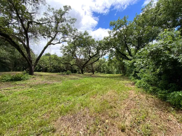 74 W Thompson Rd, Perry, AR 72125