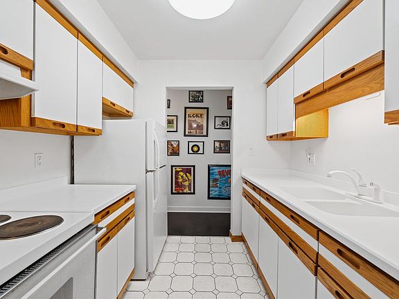 4th image of 1250 Wisconsin STREET #209B