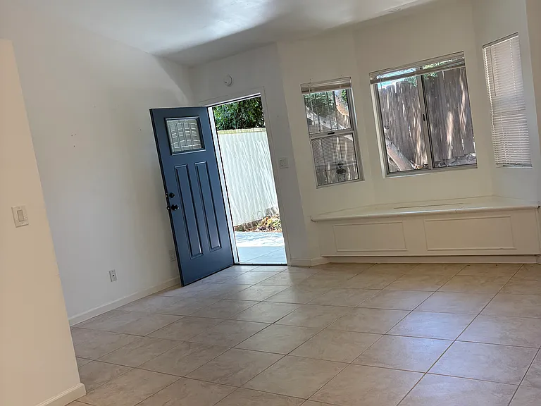 1279 Peach Grove Ln — Photo 13