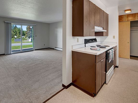Bay Arms Apartments - Kitchen