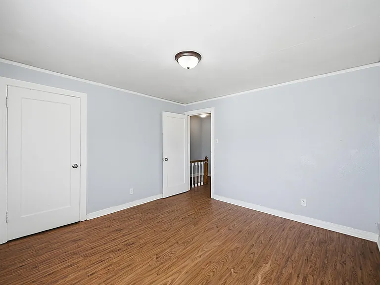 305 W Morton St — Photo 14