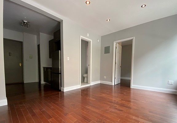 4th image of 436 W Broadway #1