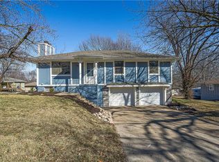 2005 SW Maple Ln, Oak Grove, MO 64075