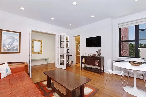 Rented by Compass | media 13