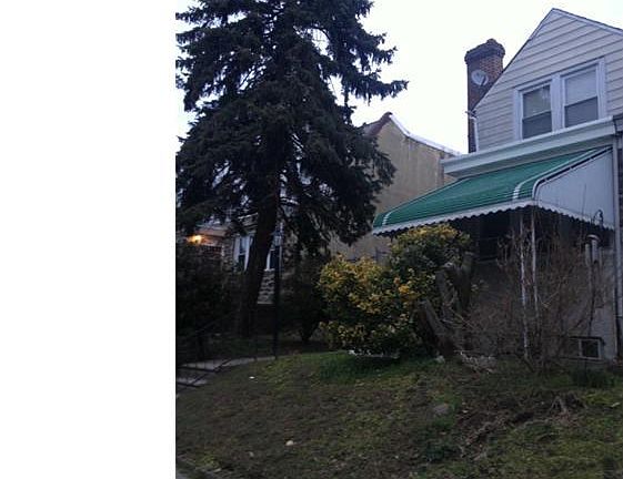 2nd image of 2140 Homer St