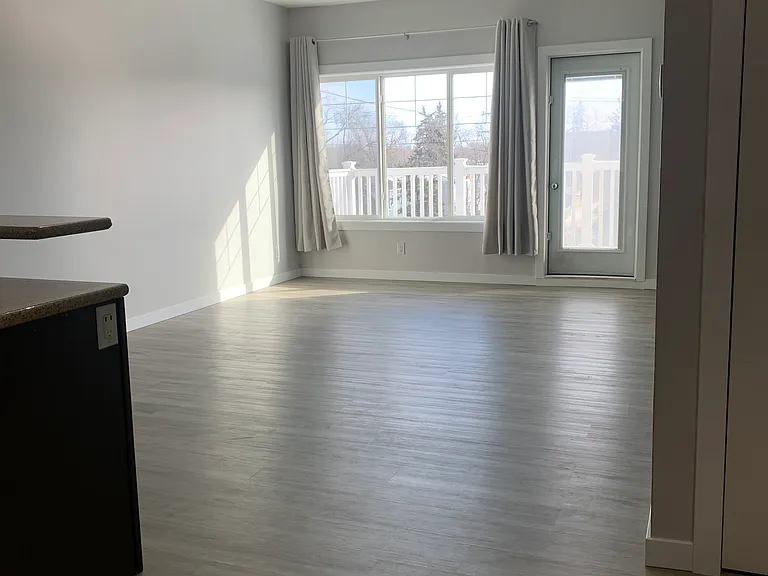 293 Edison Ave #305 — Photo 2