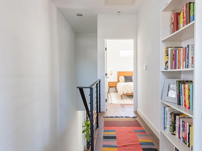 2707 Francisco St — Photo 6