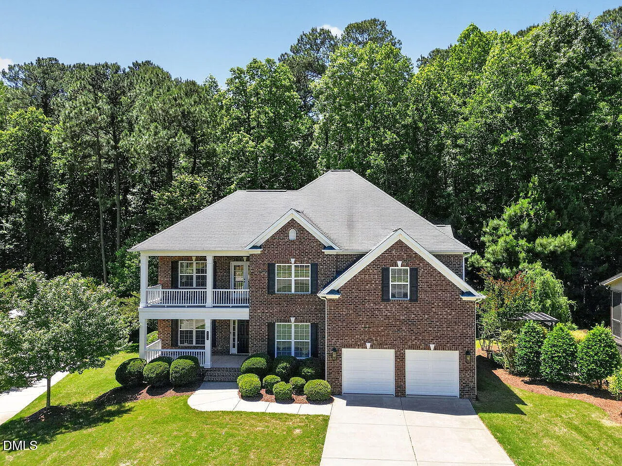 4 bed, 3.5 bath, 4092 sqft, $3,900 — Photo 2