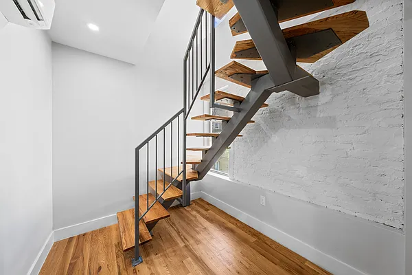 Rented by Vector New York, LLC | media 2