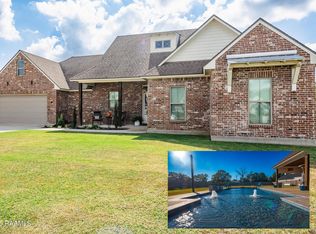 101 Burning Oaks Dr, Carencro, LA 70520