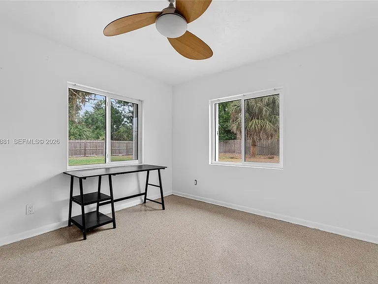 607 Coconut Ave N — Photo 15