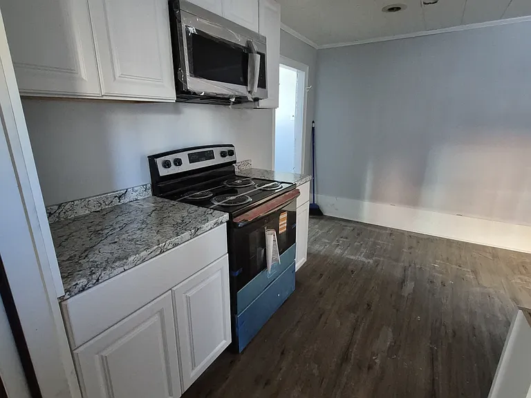 408 Keystone St #1 — Photo 6