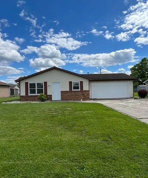 504 E Cook Rd — Photo 2