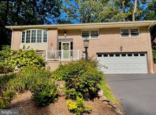 2731 Cambridge Rd, York, PA 17402