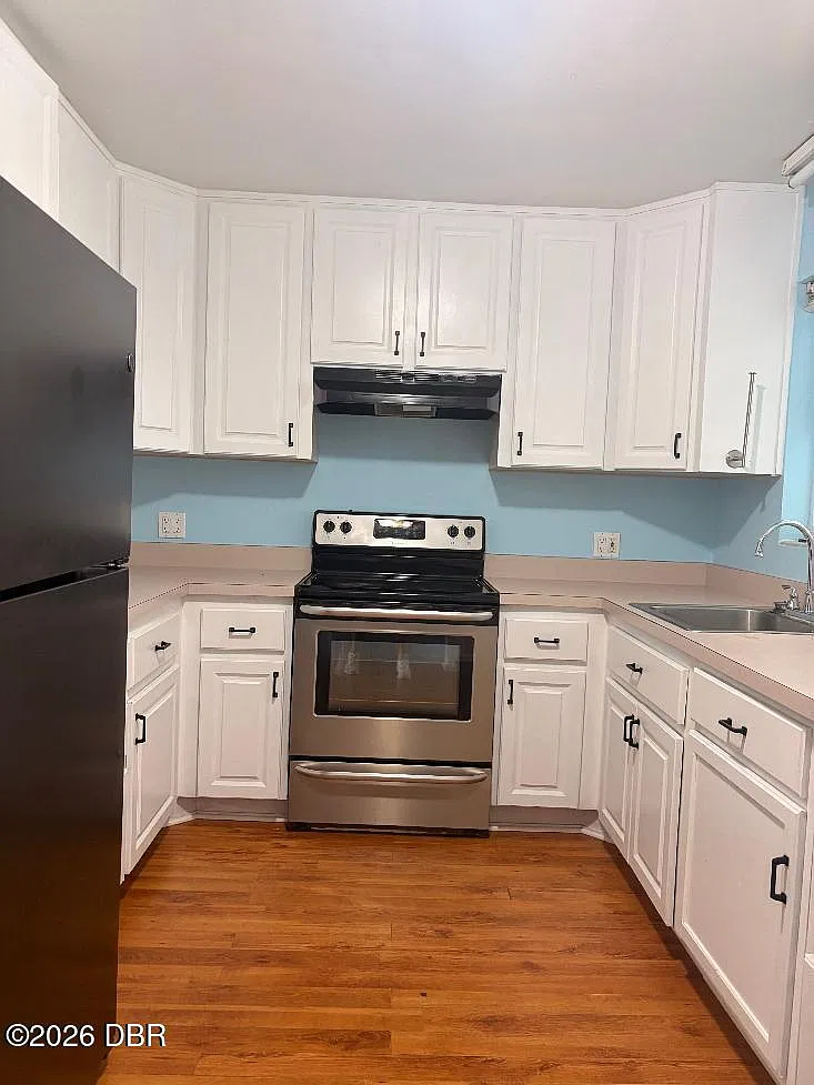 3 bed, 1.5 bath, 1308 sqft, $1,900 — Photo 4