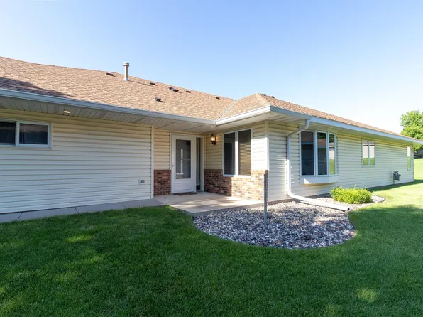 1702 Cedar Ave N, Glencoe, MN 55336