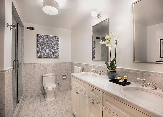 Sold by Warburg | media 7