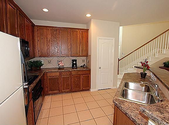 3rd image of 9361 Bayard St