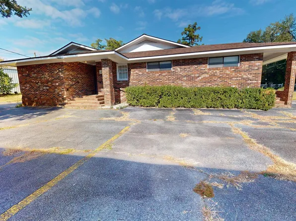 122 Jefferson St, Swainsboro, GA 30401