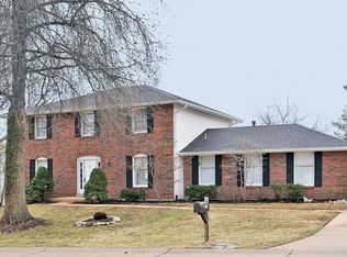 15510 Twingate Dr, Chesterfield, MO