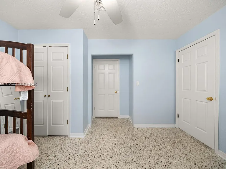 2551 Lakeview Dr — Photo 49
