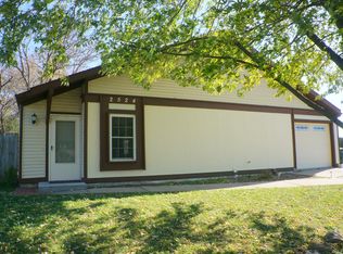 2524 Morningside Dr, Lawrence, KS 66047