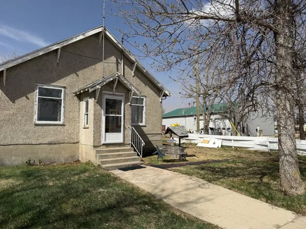 102 Railway Ave S, Morrin, AB T0J 2B0
