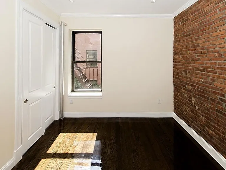 210 E 95th St #3C — Photo 4