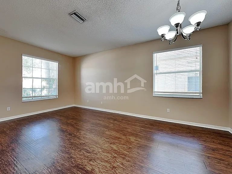 443 Sand Ridge Dr — Photo 6