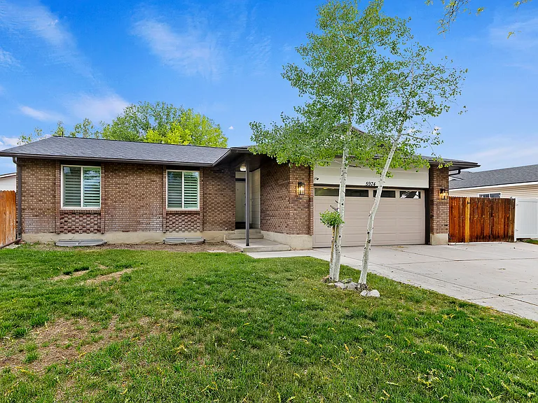 5974 S Susquehanna Dr — Photo 1