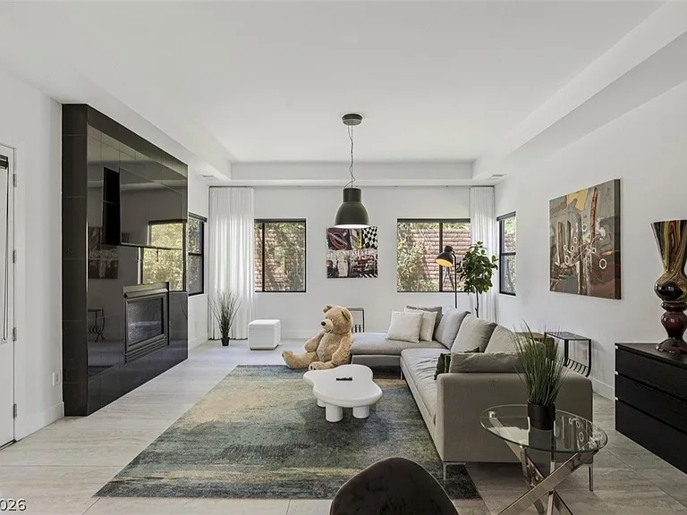 47 Pristine Glen St — Photo 17