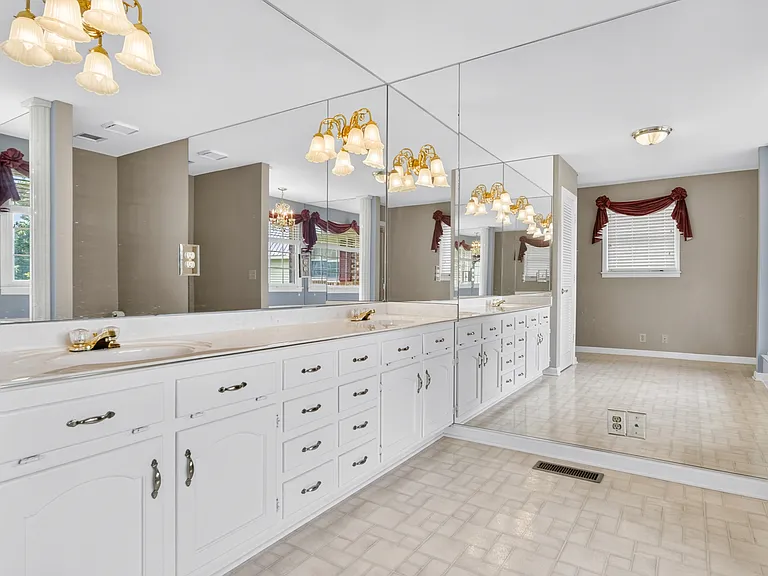 120 Briarwood Dr — Photo 45